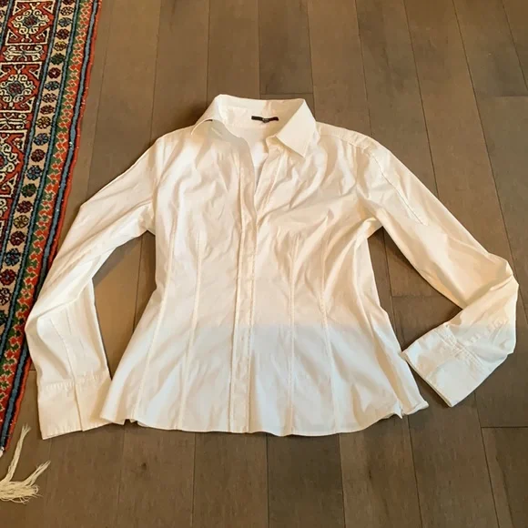 BOSS SESY, CUTE, BEAUTIFUL, FLATTERING BLOSE - Picture 11 of 16